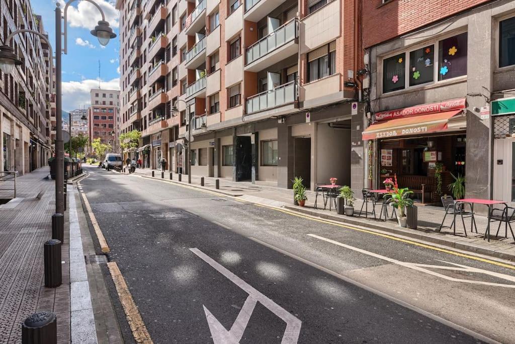 San Mames Football & Parking Bilbao Bagian luar foto