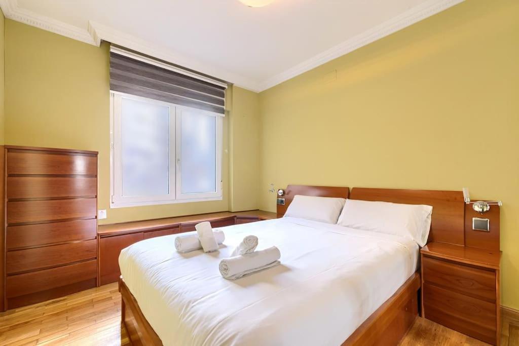 San Mames Football & Parking Bilbao Bagian luar foto