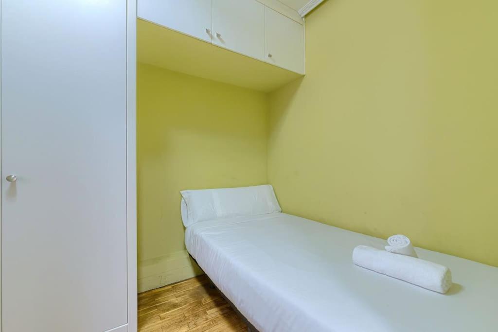 San Mames Football & Parking Bilbao Bagian luar foto